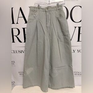 Topshop Extreme Wide Leg Jeans – Women’s US 8 – Light Gray – 16” Leg Opening